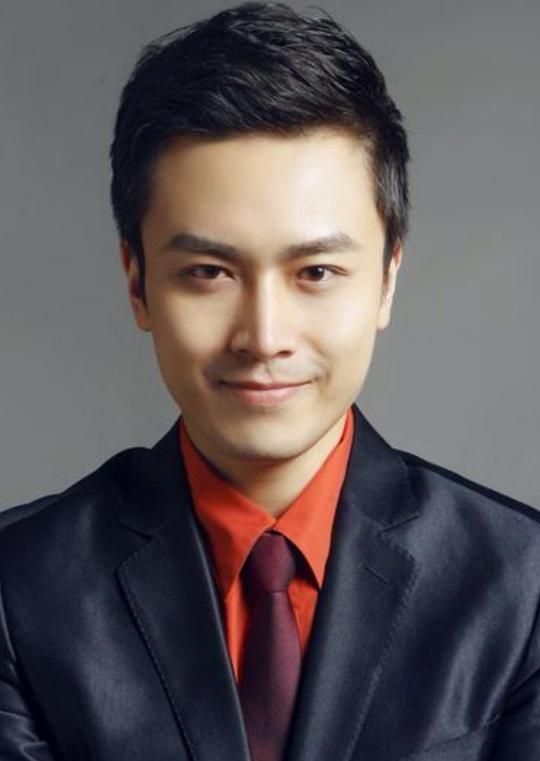 杨紫茳