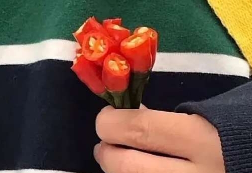  网络用语别问哥几岁哥情绪零碎是什么梗 综合内容 第1张